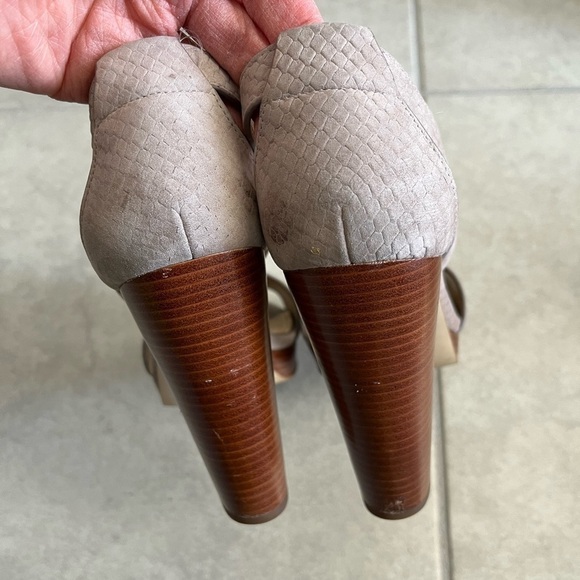 Michael Kors gray women’s heeled sandals size 7.5 platform - Picture 4 of 8